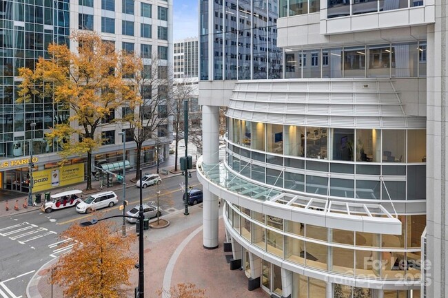 Building Photo - 230 S Tryon St