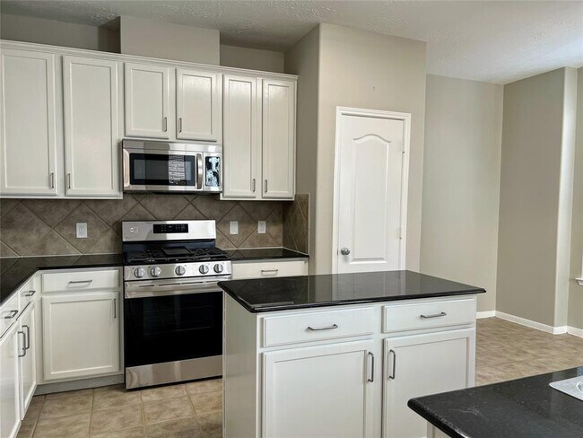 Building Photo - 7415 Hollister Ridge