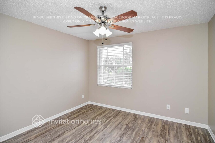 Building Photo - 450 SW 182nd Way