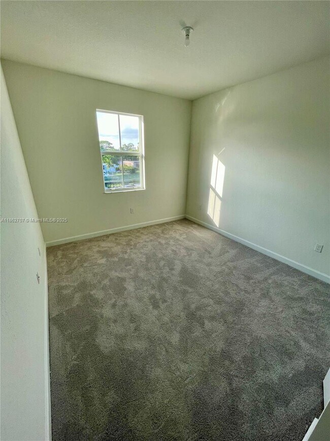 Building Photo - 29240 SW 162nd Ct