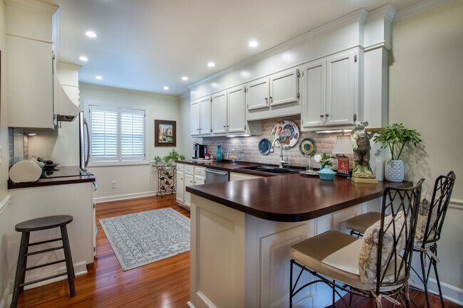 Building Photo - Immaculate Snee Farm Townhome for Rent!