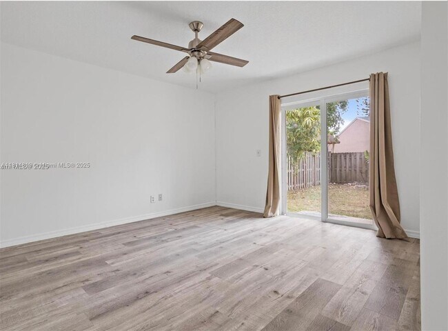 Building Photo - 11041 SW 11th Ct