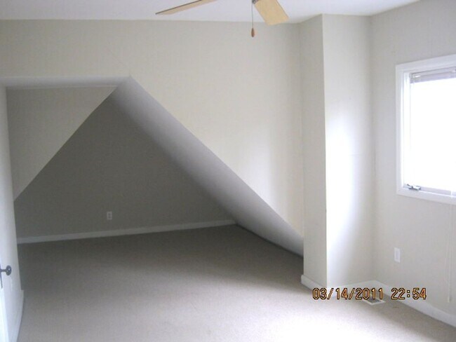Building Photo - 126 Clay Ave