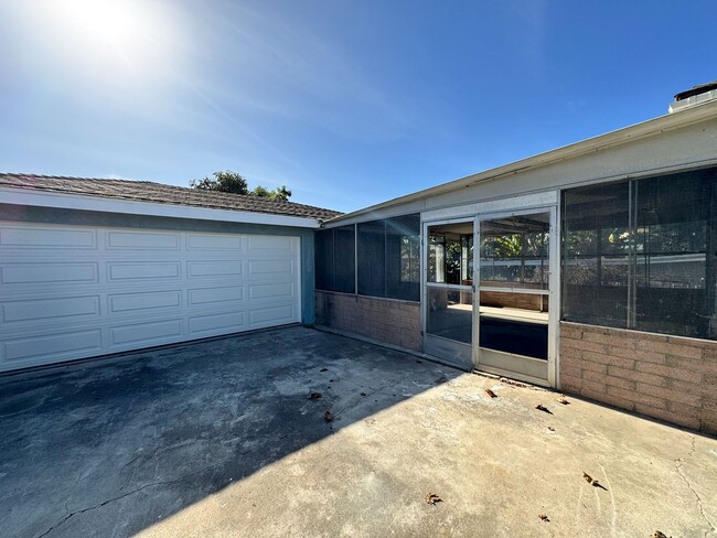 Building Photo - Updated 3 Bedroom, 2 Bath Home with Modern...