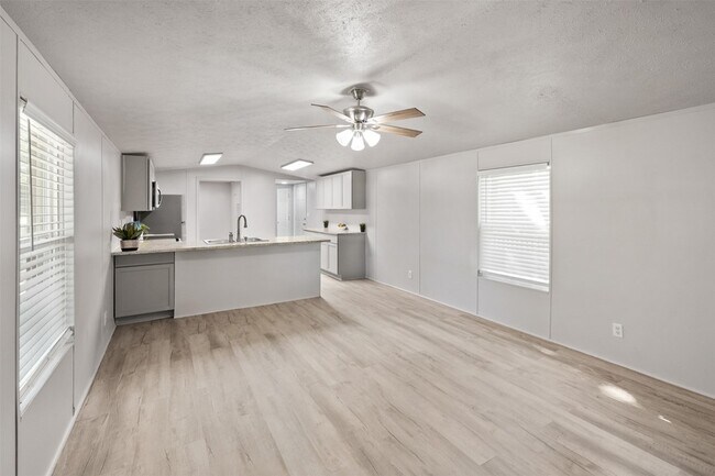 Building Photo - 361 Box Road Unit