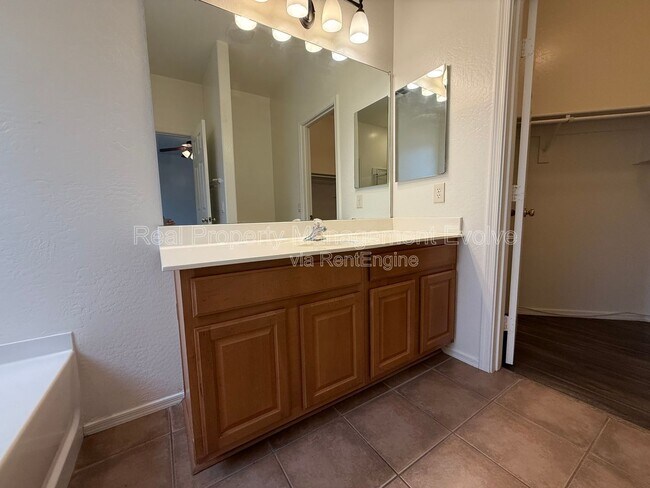 Building Photo - 7337 W St Catherine Ave