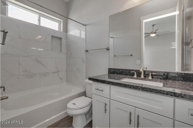 Building Photo - 1139 N Harold St