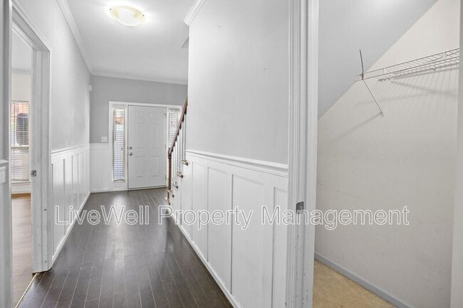 Building Photo - 428 Cambrian Ridge Trail