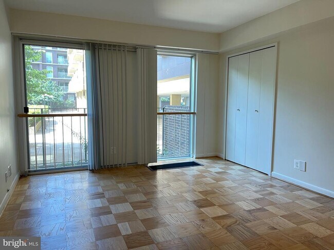 Building Photo - 520 N St SW