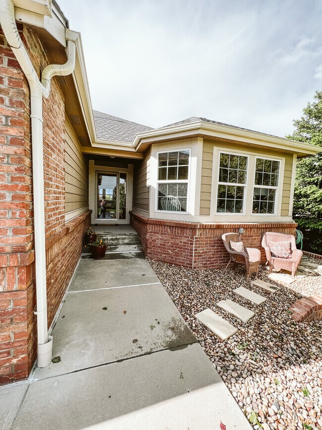 Building Photo - 8235 E 149th Dr