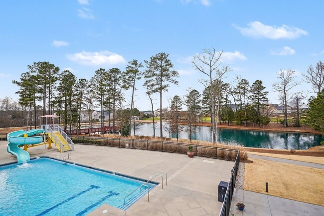 Building Photo - 3BR Like-New End-Unit Townhome – Wendell Falls