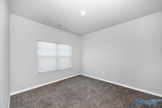 Building Photo - 157 High Leaf Dr