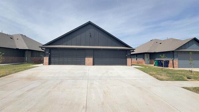 Building Photo - 11415 University