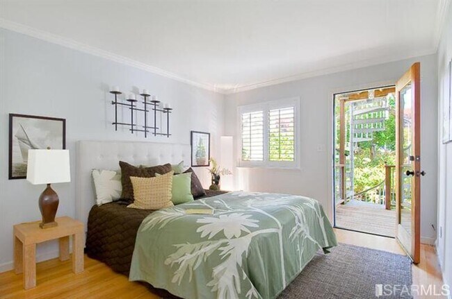 Building Photo - 2662 Bush St