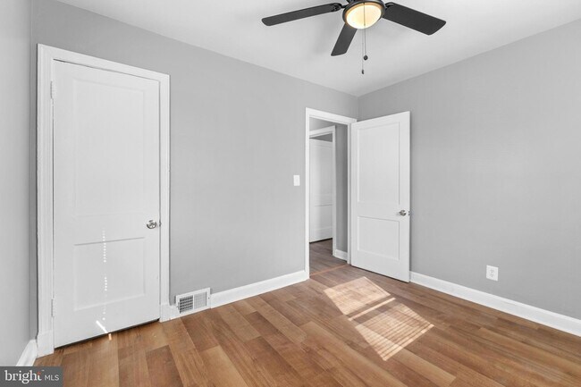 Building Photo - 1811 T Pl SE