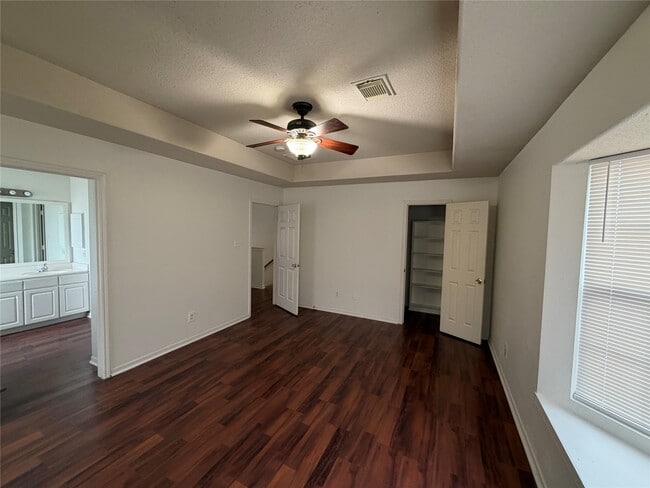 Building Photo - 18506 Carousel Creek Ct