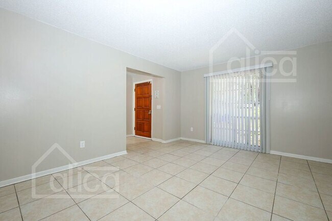 Building Photo - 4006 Luan Dr