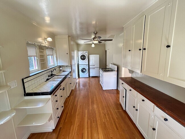 Building Photo - Truly Adorable Tudor Style 2 Bed 1 Bath Home in Anaheim!