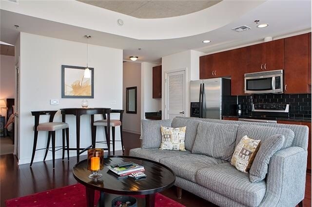 Building Photo - Fully Furnished SoBro Condo At Encore