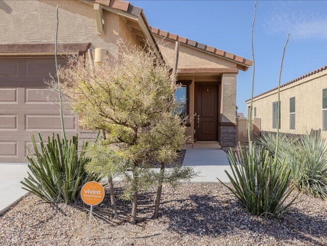 Building Photo - 3 Bedroom 2 Bathroom With Den      SOLAR PANELS! BRAND NEW FULL INTERIOR PAINT!! BRAND NEW EPOXY ...