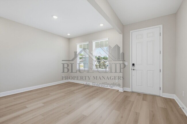 Building Photo - 1129 British Cir