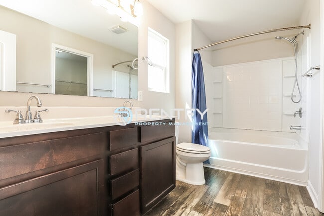 Building Photo - 370 Inlet Pl Dr