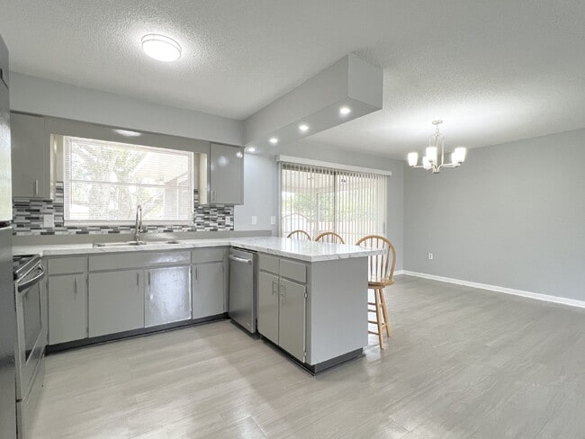 Building Photo - **Affordable Rental home in Silver Springs...