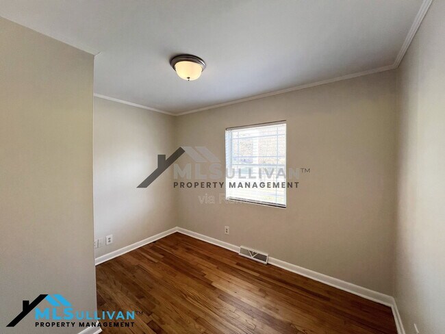 Building Photo - 2408 Otis St