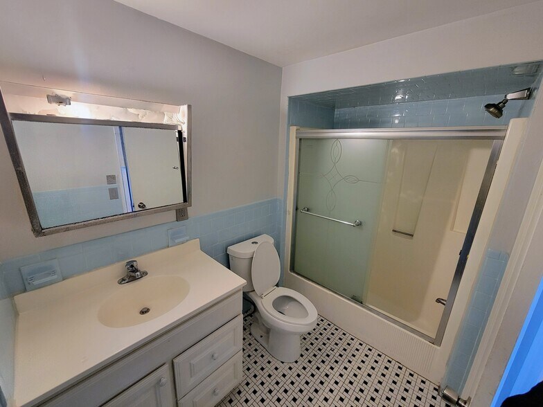 Building Photo - 300 Smithfield Rd