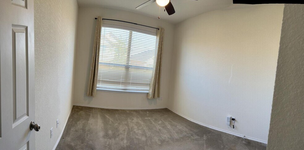 Building Photo - 405 Kaden Prince Dr