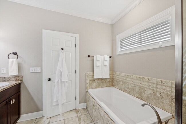 Building Photo - 2665 Breton Ridge Dr