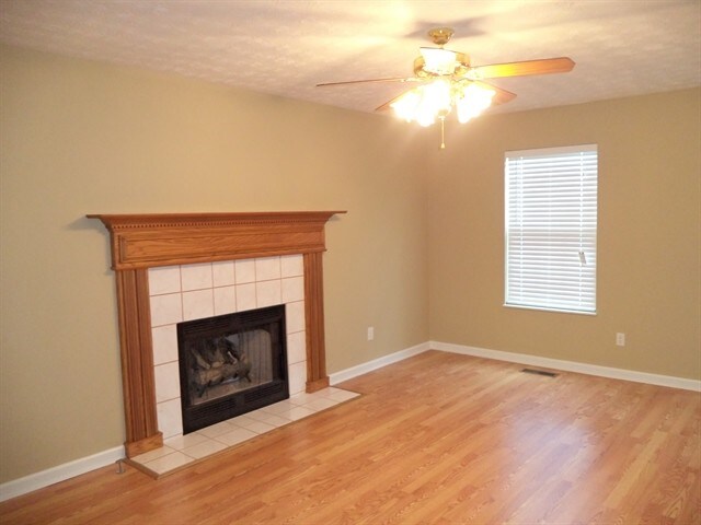 Building Photo - 5942 Katrina Ln