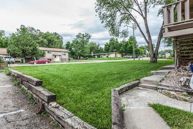 Building Photo - 701 Parker St