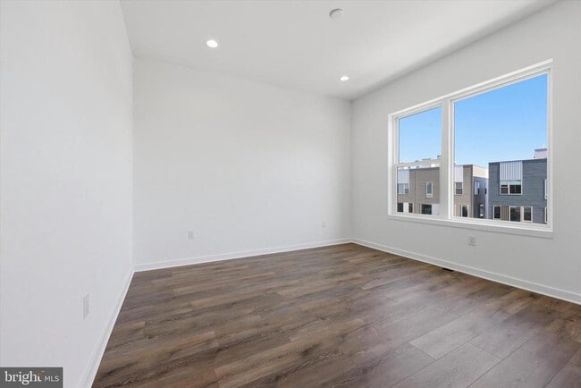 Building Photo - 3016 S Northbank Pl