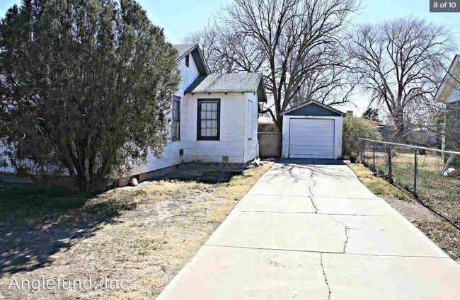 Building Photo - 2 br, 1 bath House - 908 W Summit St.