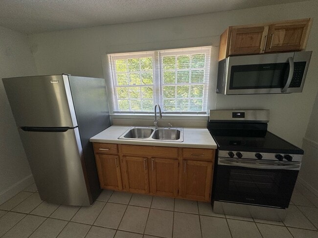 Building Photo - Charming 1-Bedroom Apartment in Elizabethton, TN