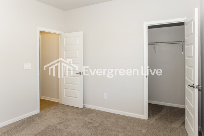 Building Photo - 101 Ashby Pond Dr