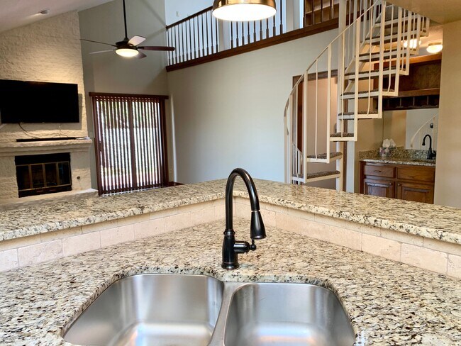 Building Photo - 3800 Havenbrook Cir