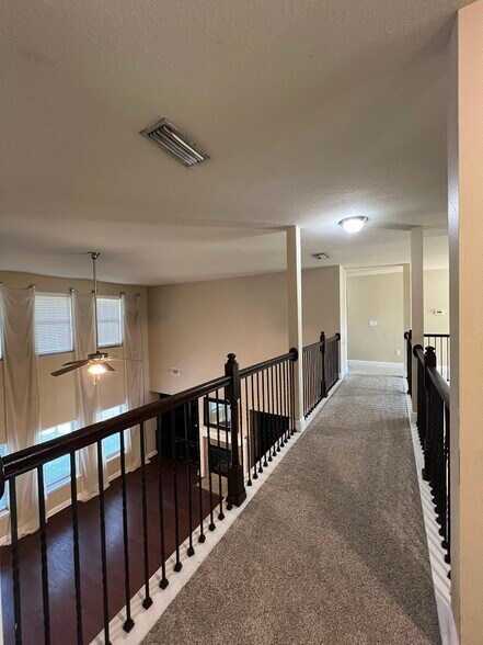 Building Photo - 68 Hemingway Ln