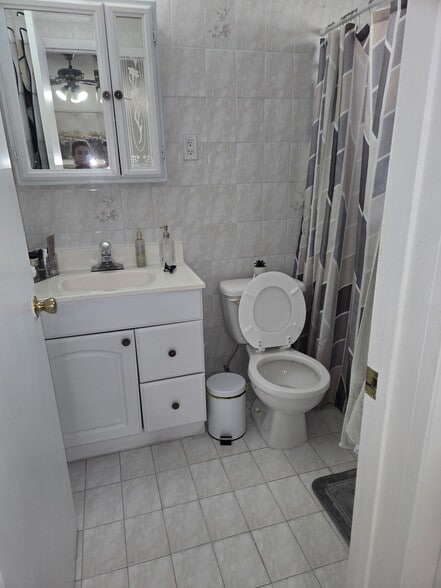 Building Photo - 3165 W 2nd Ave