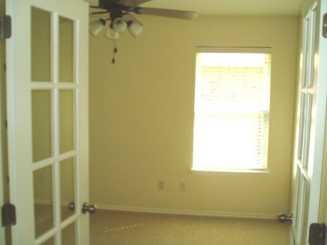 Building Photo - 15616 Traditions Dr