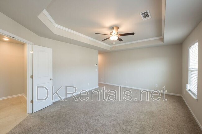 Building Photo - 1526 Fern Ridge Ln