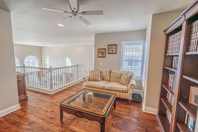 Building Photo - Expansive 5-Bedroom Home with Spa & Solar ...