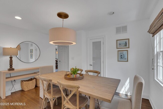 Building Photo - 57 W River Rd