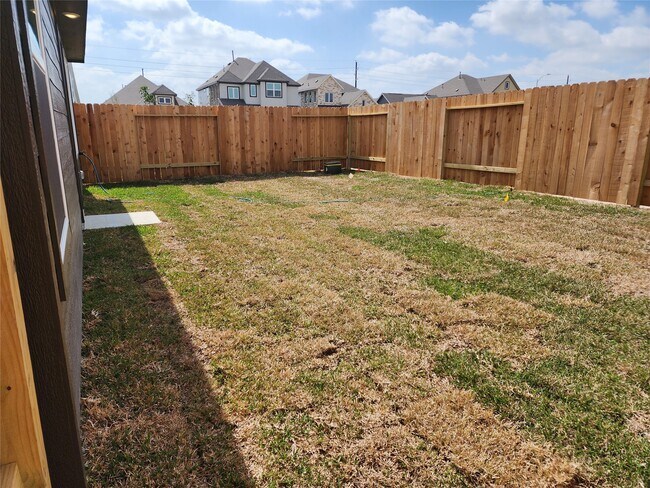 Building Photo - 21507 Willow River Canyon Ln