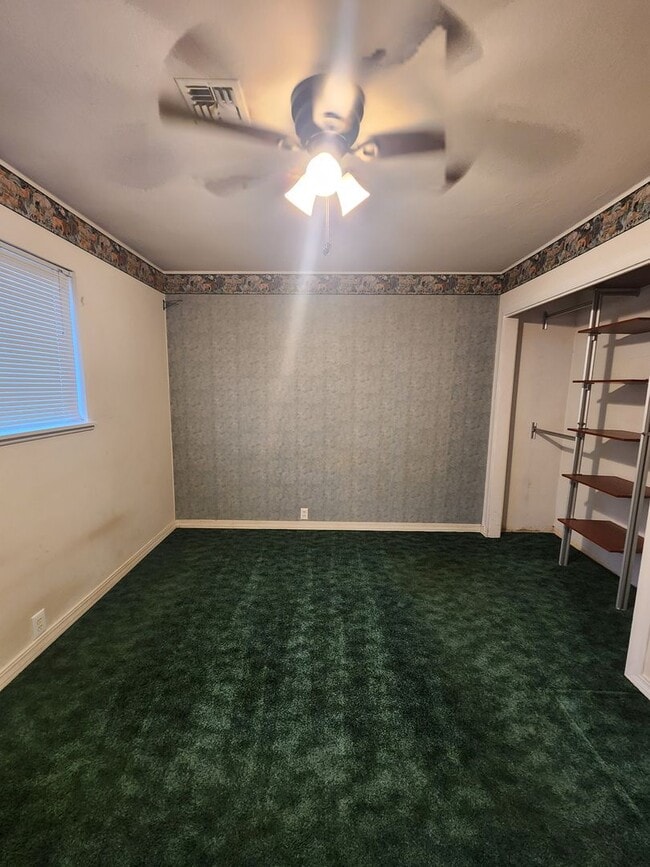 Building Photo - 3-bedroom 1 bath Single Level House