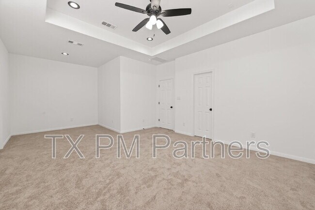 Building Photo - 10949 Cannes Memorial Dr