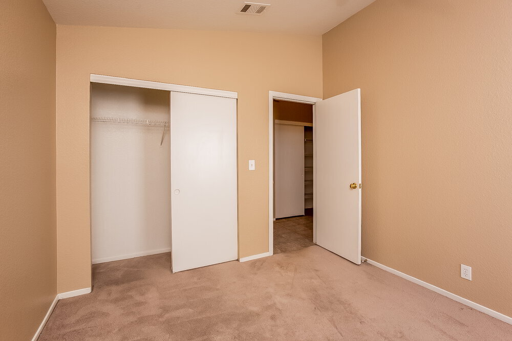Building Photo - 6620 Peony Bush Dr
