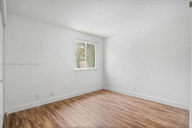 Building Photo - 1126 Golden Cane Dr