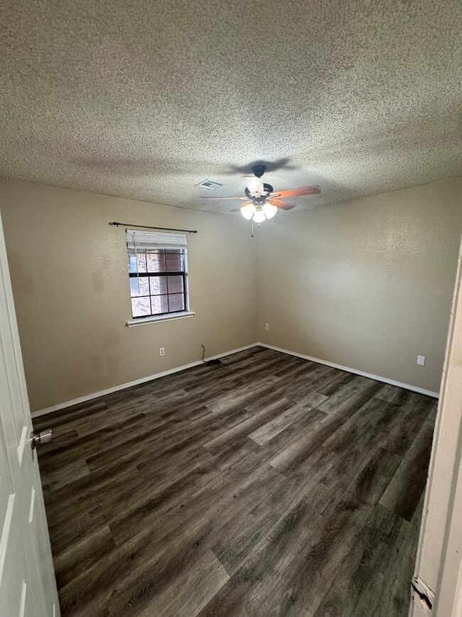 Building Photo - 1406 N Grand Ave